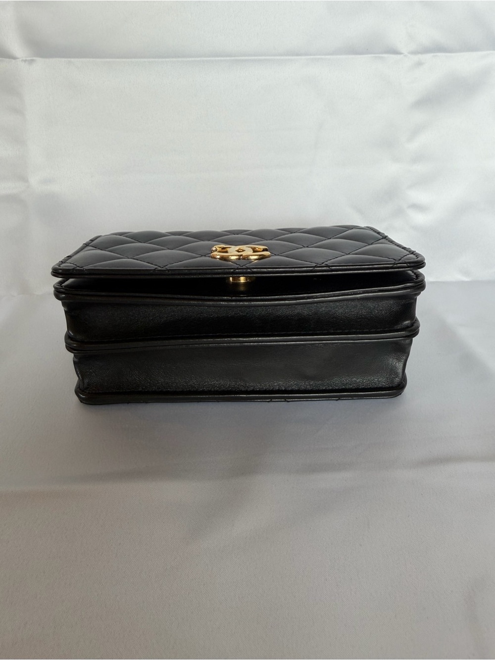 🎉SOLD🎉 CHANEL Black Lambskin WOC Wallet On Chain Gold Hardware GHW Cruise 2023 - Picture 5 of 12
